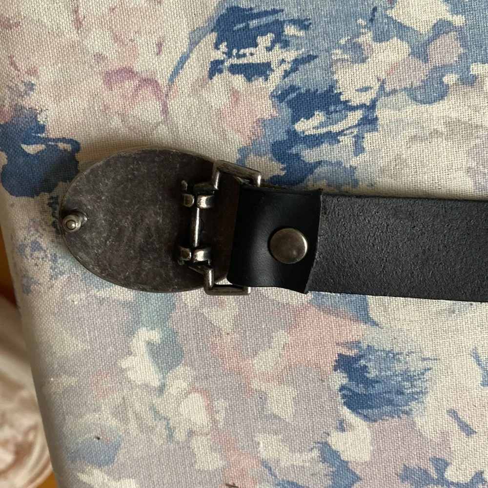 GAP girls butterfly belt genuine leather. Size Medium